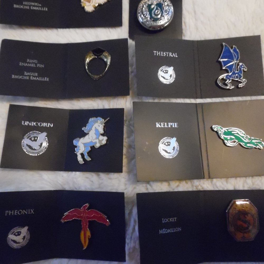 HARRY POTTER COLLECTABLE PINS NEW (8)